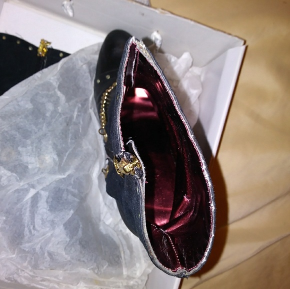 Booties - Picture 3 of 5